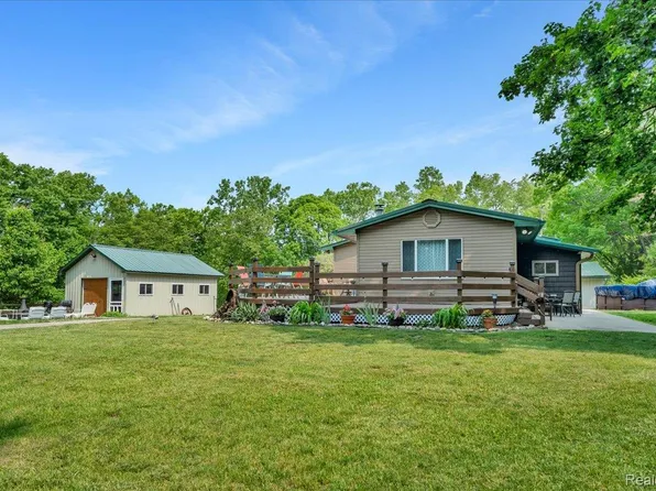 15510 Lillie Rd, Byron, MI 48418