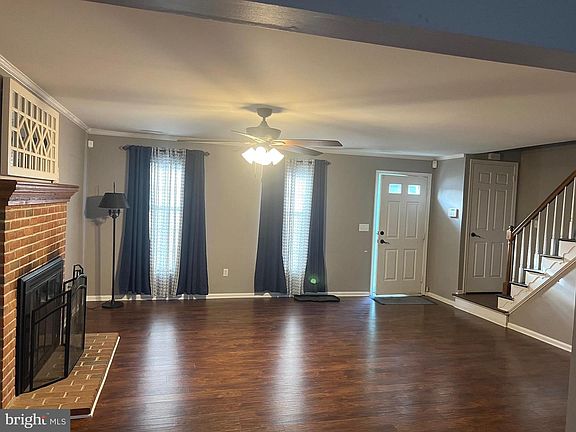 3rd image of 133 Meetinghouse Ln