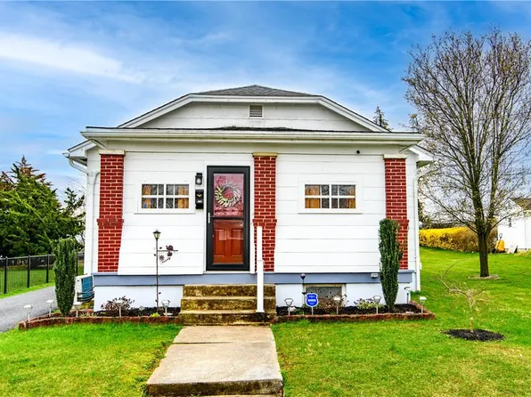 2216 Fuller St, Whitehall, PA 18052