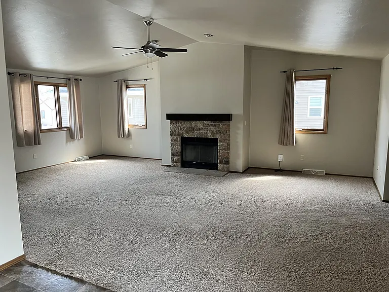 1403-1405 Dousman St #1403 — Photo 1