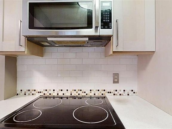 4th image of 300 Johnson Ferry Rd NE Unit B311