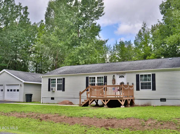 10 Foxfire Dr, Plattsburgh, NY 12901