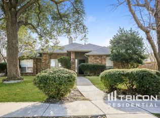 1402 Baker Dr, Cedar Hill, TX 75104