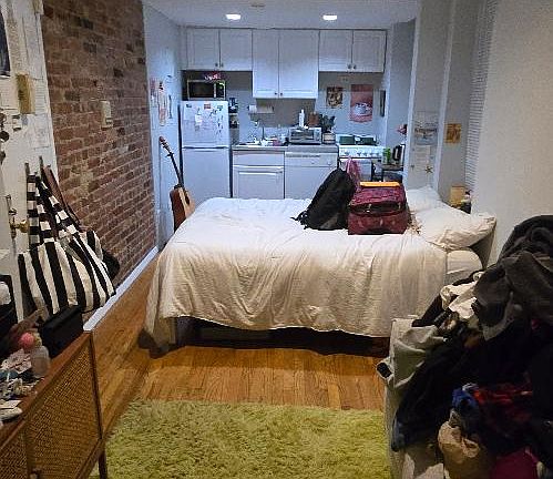 5th image of 334 E 65th St APT O