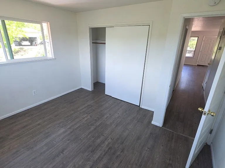 9247 Fairway Dr — Photo 10