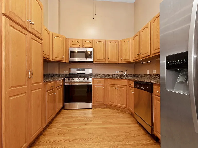 4020 S Drexel Blvd #2 — Photo 3