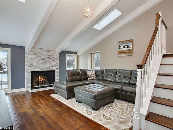 2nd image of 254 Edgewater Ct