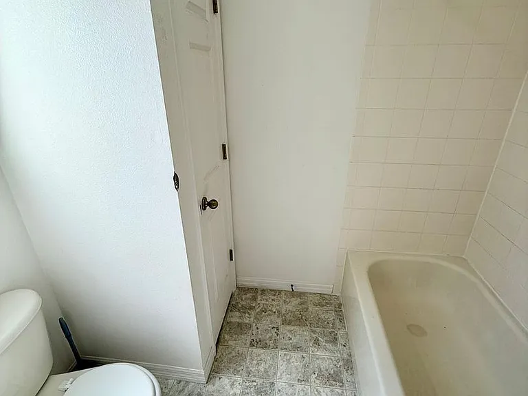2616 Plumberry Ave — Photo 16