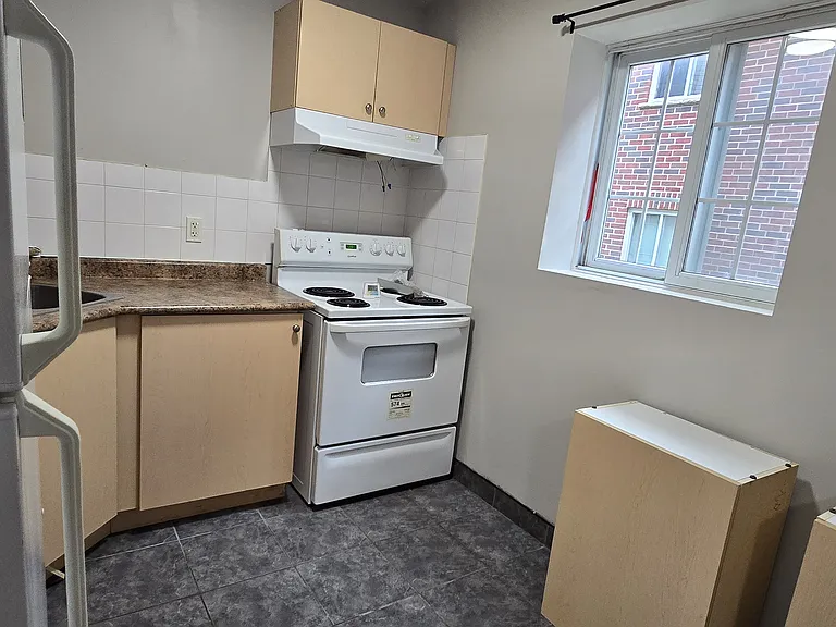 274 Highland Rd E #10 — Photo 7
