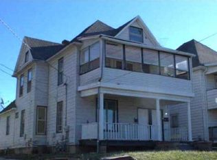 1103-1103 1/2 S Walnut Ave, Freeport, IL 61032