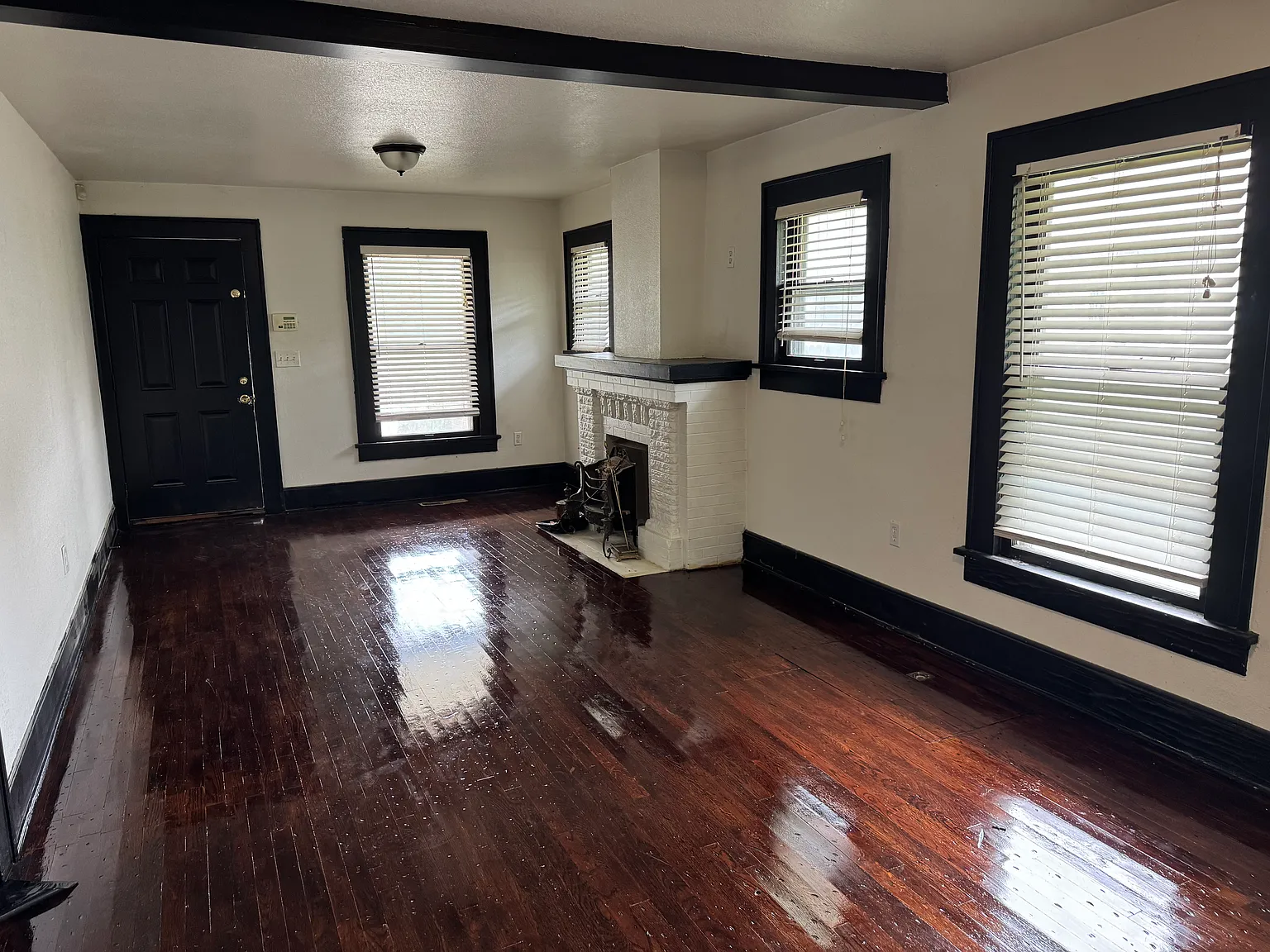 1811 W Easton Ct — Photo 2