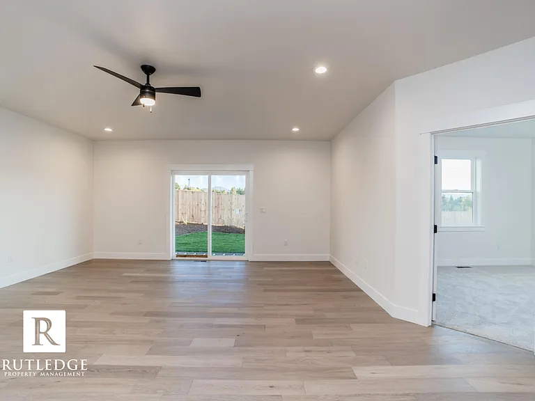 3282 Sky Way — Photo 22