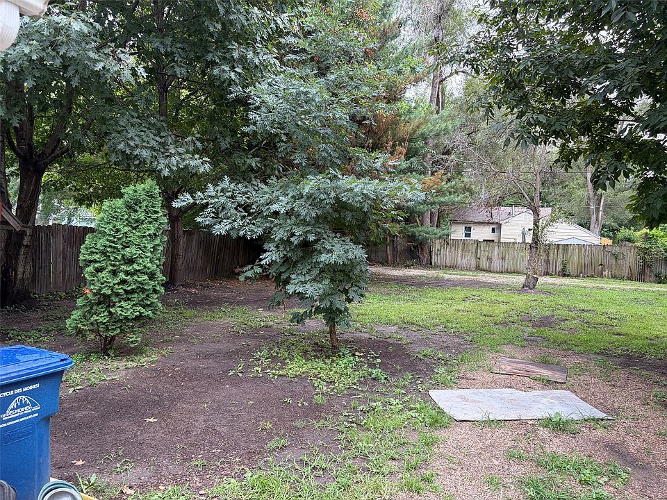 2nd image of 2559 Maury St
