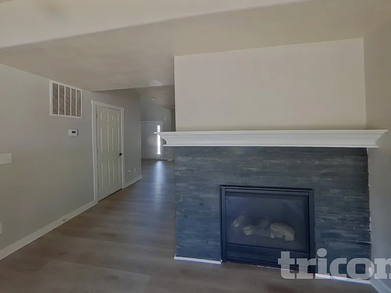 6145 W 8th St — Photo 3