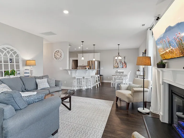 7989 Regiment Dr — Photo 20