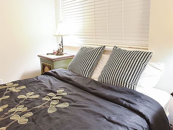 5th image of 2000 Prospector Ave #213