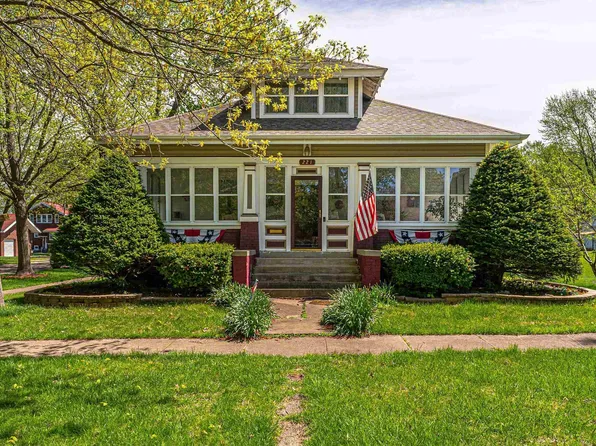 221 N Lafayette St, Mount Pulaski, IL 62548