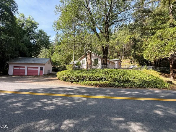 5010 Griffin Creek Rd, Medford, OR 97501