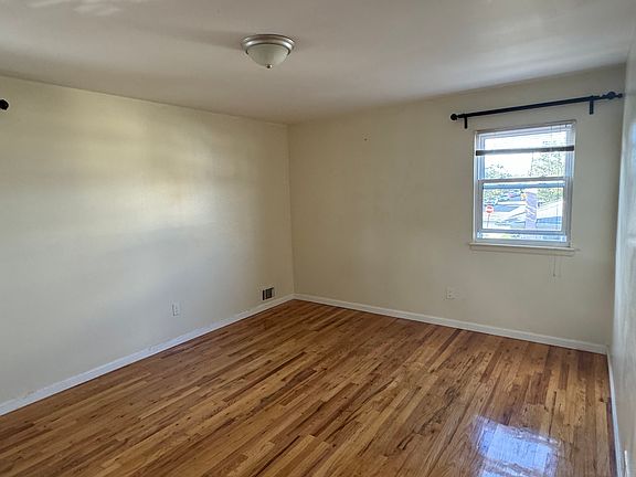5th image of 169 Augusta Ave Fl 2nd