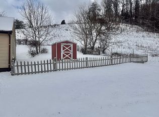 172 Crooked Creek Rd, Scott Depot, WV 25560