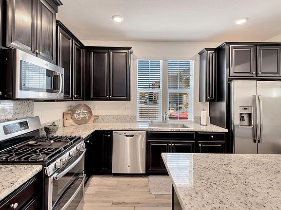 4th image of 1136 Lavande Dr