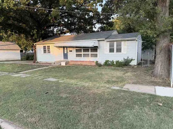 315 S Poplar St, Newton, KS 67114