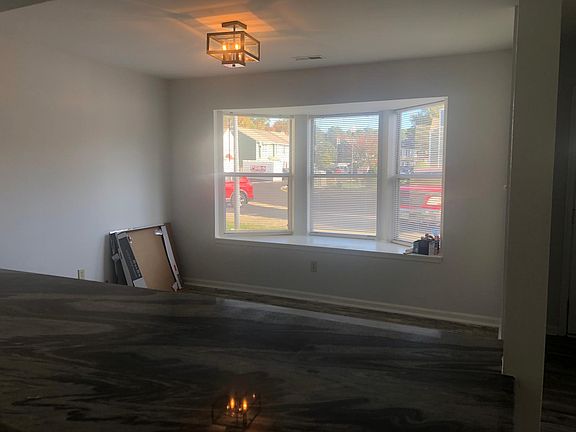 3rd image of 211 Whitewater Dr
