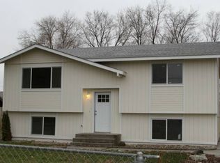 9855 Maple Dr NE, Moses Lake, WA 98837