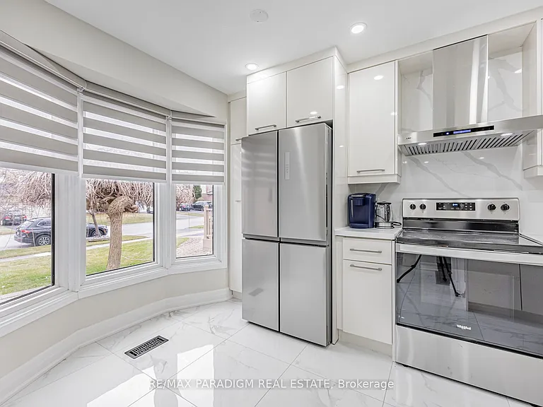 612 Flavelle Ct — Photo 4