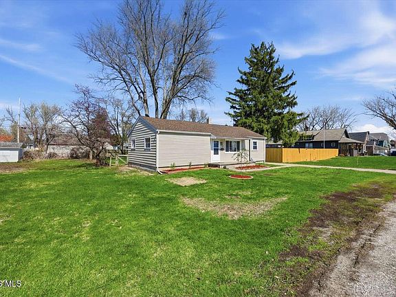 3rd image of 5232 Fortune Dr