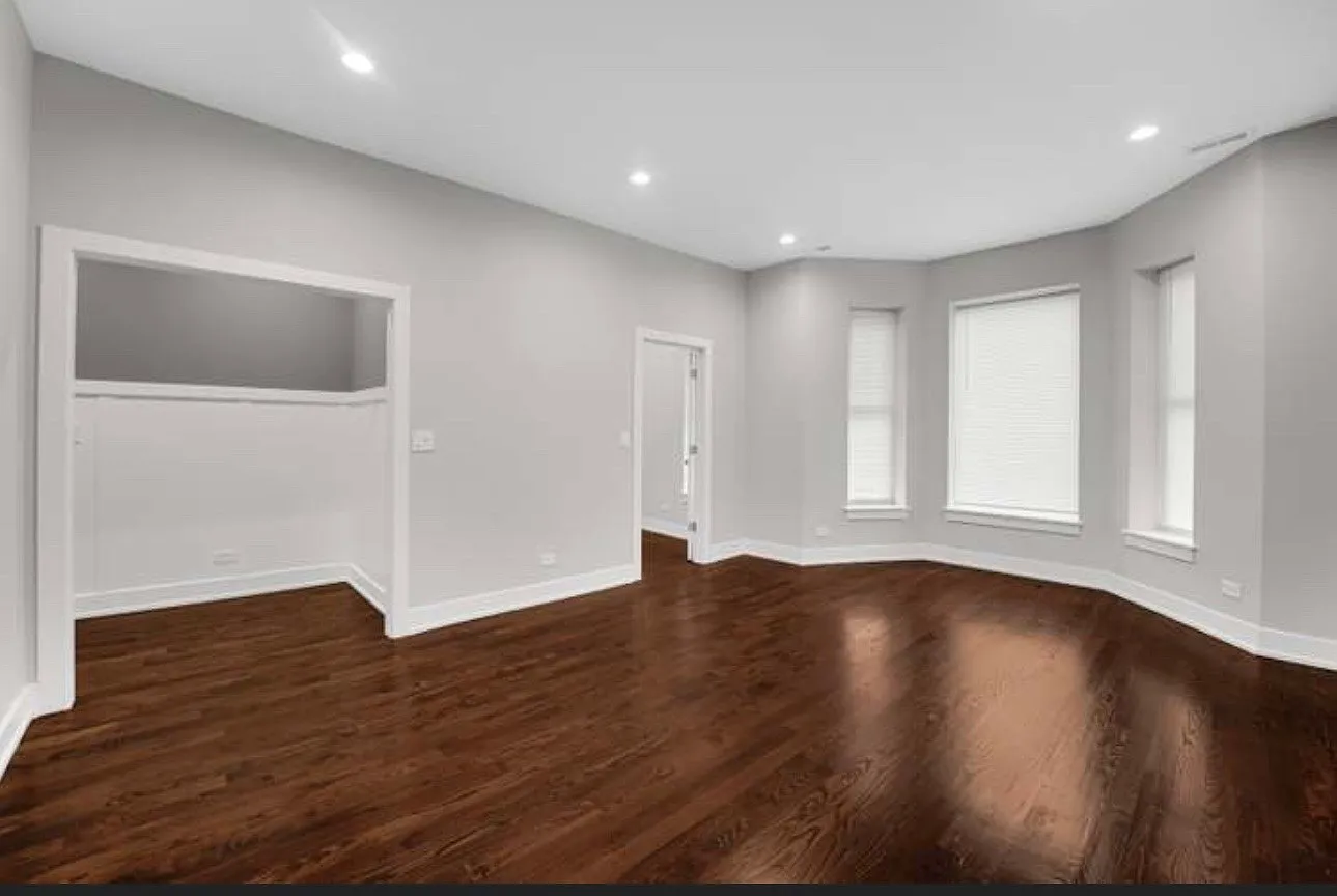 7844 S Emerald Ave — Photo 1