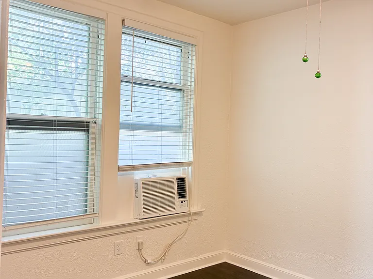 512 E Dewey Pl #6 — Photo 7