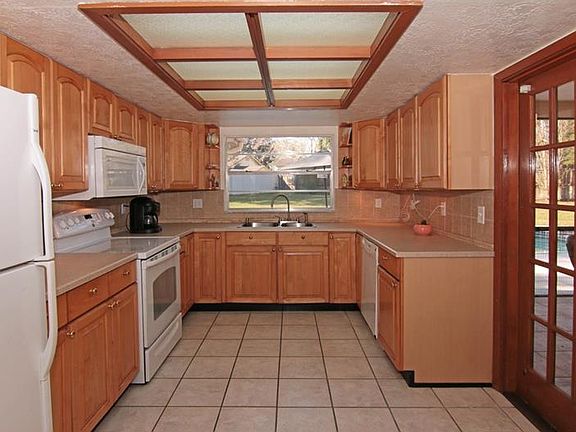 5th image of 1758 Blackmon Ct