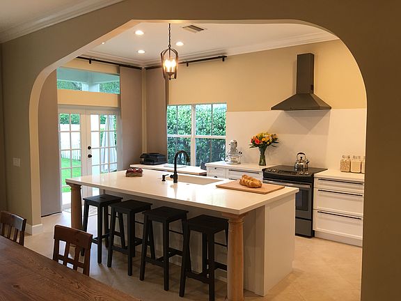 5th image of 953 Tanglewood Cir