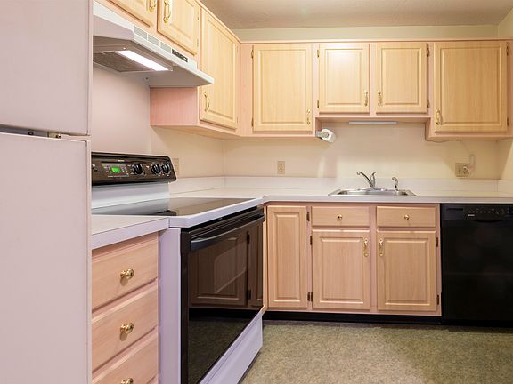 5th image of 3 Timberwood Drive #301