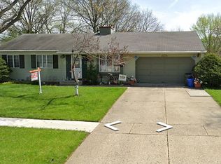 10 Sherwick Rd, Oswego, IL 60543