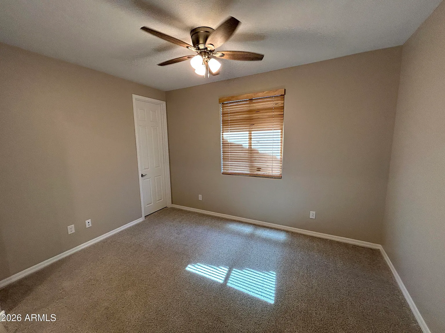 4 bed, 2.0 bath, 2046 sqft, $2,300 — Photo 4