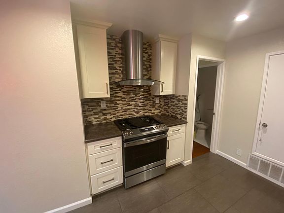 5th image of 1754 Erinbrook Pl