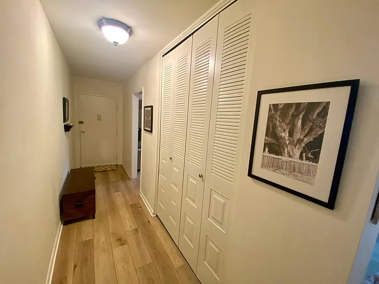 10636 Montrose Ave #203 — Photo 9