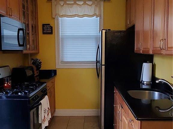 3rd image of 286 Revere Ave