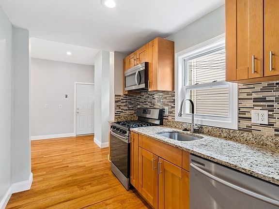 3rd image of 79 Derby St #1