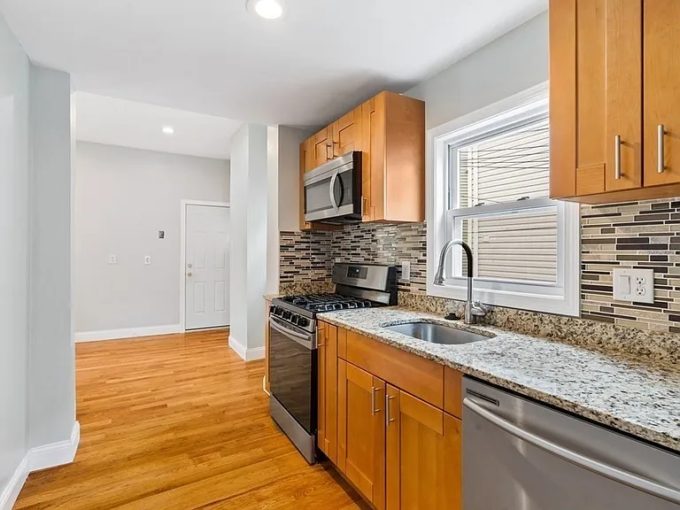 79 Derby St #1 — Photo 3