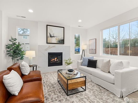 3rd image of 3301 219TH Avenue E