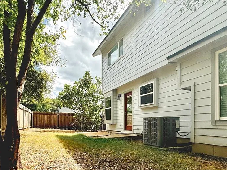 708 Decker Prairie Dr — Photo 10