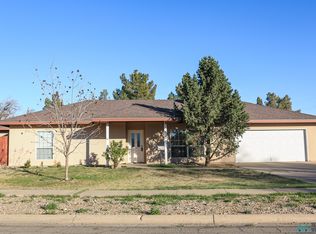 1105 Avenida Del Sumbre, Roswell, NM 88203