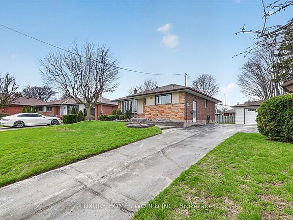 3rd image of 64 Gatineau St