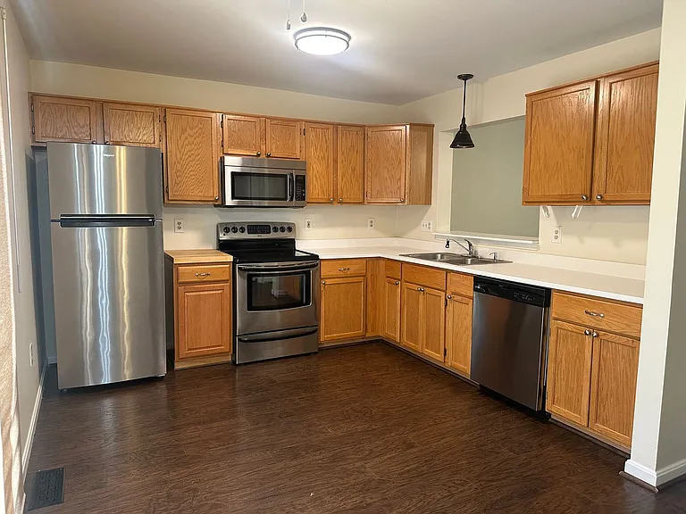 111 Fox Ct — Photo 10