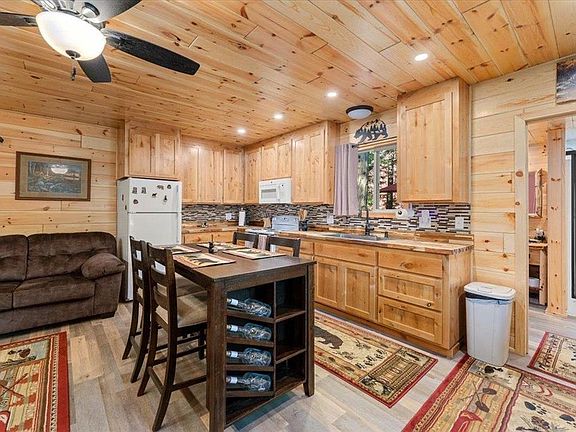 3rd image of 38790 Aspen Ln W