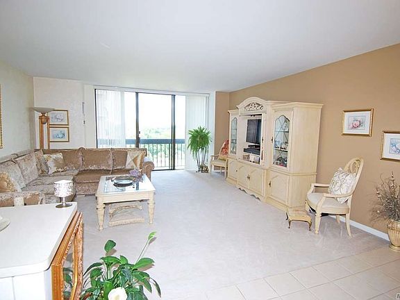 2nd image of 27110 Grand Central Pkwy APT 10Y