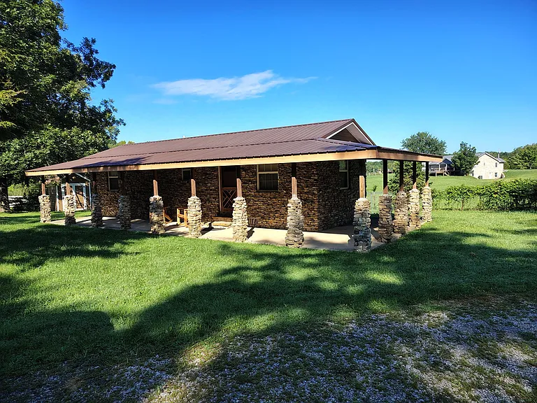 7038 Dodson Branch Rd — Photo 1